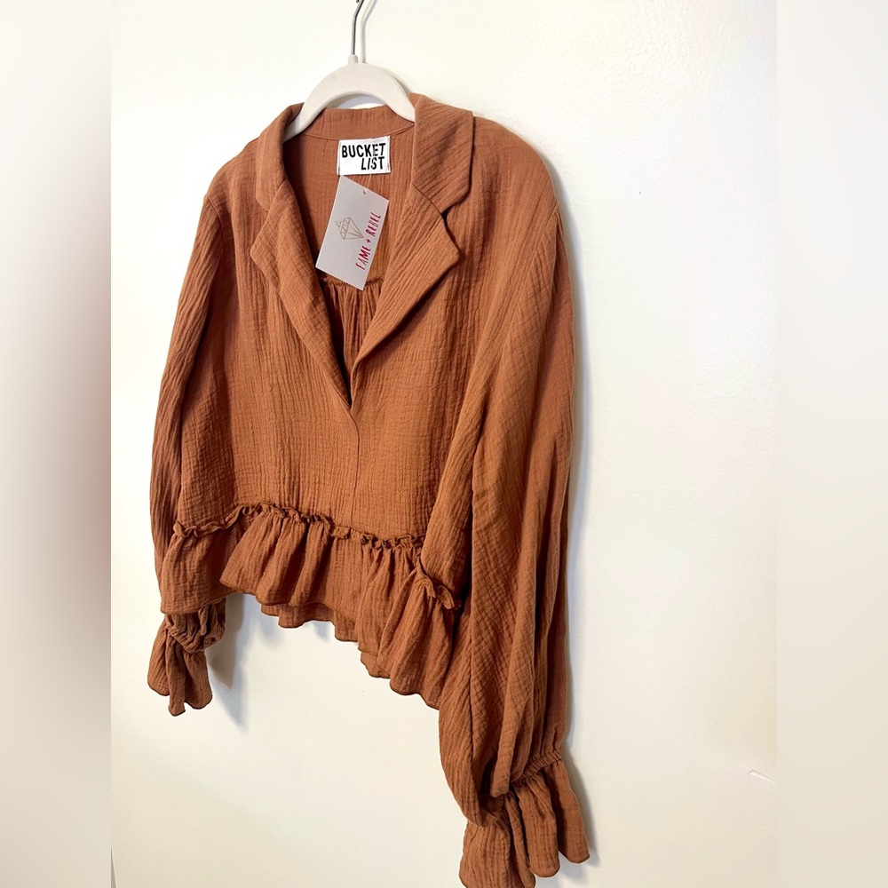 BucketList Brown Cropped Ruffled Blouse size Medium - Picture 3 of 6